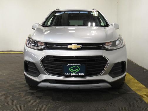 Silver Ice Metallic 2018 Chevrolet Trax LT