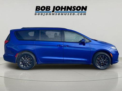 2021 Chrysler Pacifica Touring AWD