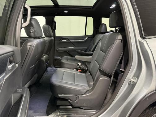 Sterling Metallic 2024 GMC Acadia Elevation