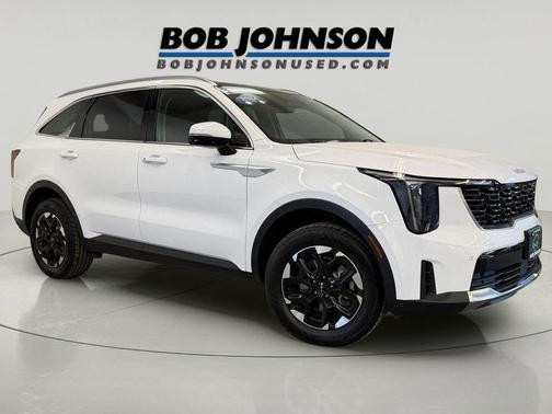 Glacial White Pearl 2024 Kia Sorento S