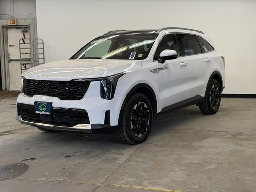 Glacial White Pearl 2024 Kia Sorento S