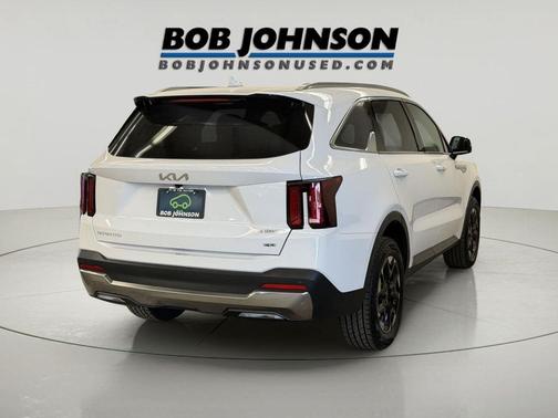 Glacial White Pearl 2024 Kia Sorento S