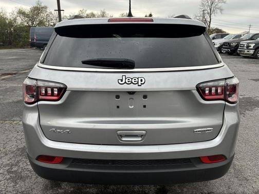 Billet Silver Metallic Clearcoat 2023 Jeep Compass Latitude