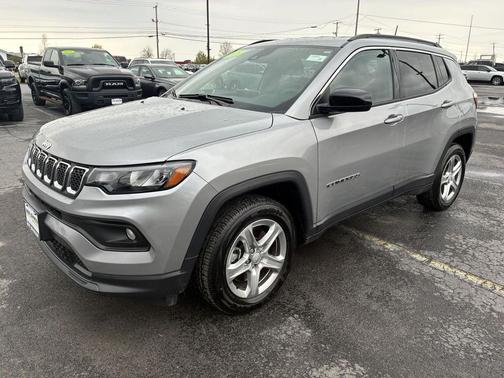 Billet Silver Metallic Clearcoat 2023 Jeep Compass Latitude