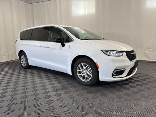 2025 Chrysler Pacifica L