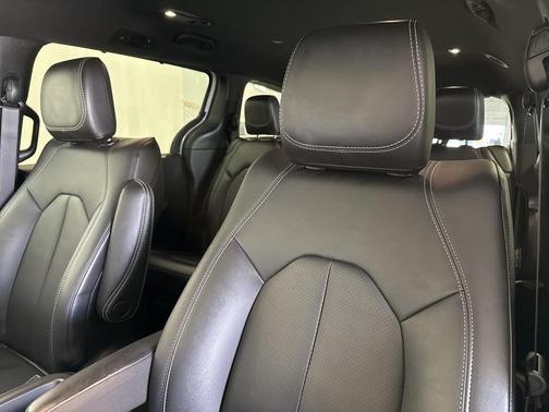 2025 Chrysler Pacifica L