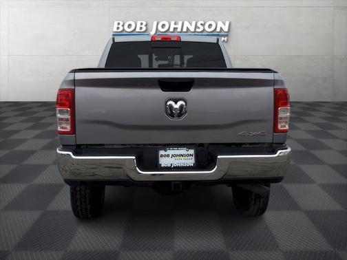 2022 RAM 2500 Tradesman Crew Cab 4x4 6'4' Box