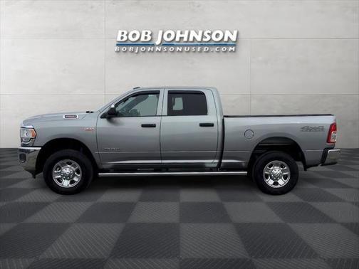 2022 RAM 2500 Tradesman Crew Cab 4x4 6'4' Box