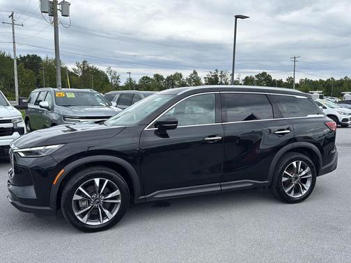 BK 2024 INFINITI QX60 Luxe
