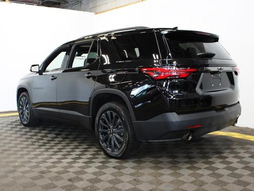Mosaic Black Metallic 2023 Chevrolet Traverse RS