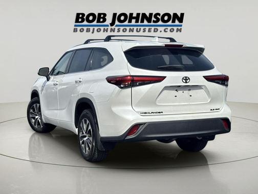 Wind Chill Pearl 2022 Toyota Highlander XLE