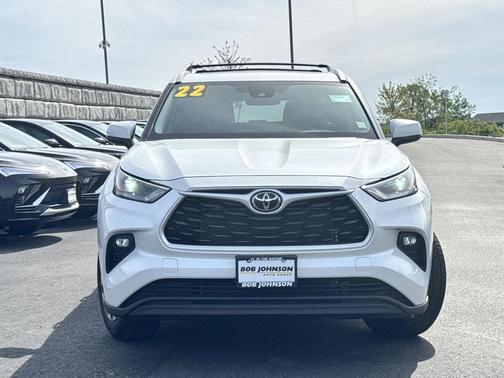 Wind Chill Pearl 2022 Toyota Highlander XLE