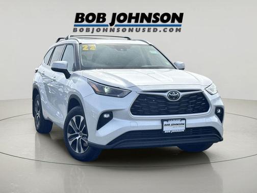 Wind Chill Pearl 2022 Toyota Highlander XLE