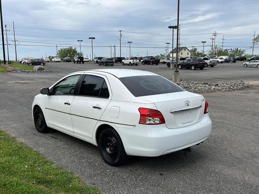 Super White 2012 Toyota Yaris LE