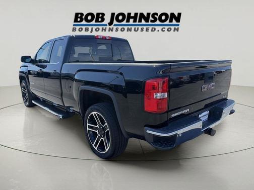 Onyx Black 2017 GMC Sierra 1500 SLE