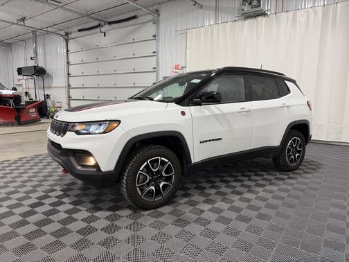 2025 Jeep Compass Trailhawk