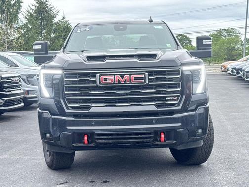 Onyx Black 2025 GMC Sierra 2500 AT4