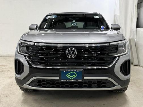 2025 Volkswagen Atlas Cross Sport 2.0T SE w/Technology 4MOTION