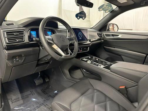 2025 Volkswagen Atlas Cross Sport 2.0T SE w/Technology 4MOTION