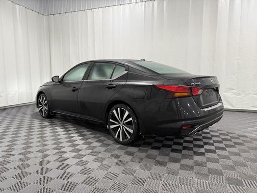 2021 Nissan Altima SR FWD