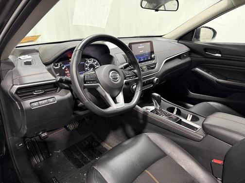 2021 Nissan Altima SR FWD