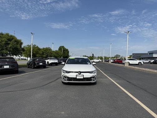 Oryx White Pearl 2022 Volkswagen Golf GTI 1.4T TSI