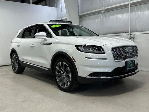 Pristine White Metallic Tri-Coat 2023 Lincoln Nautilus Reserve