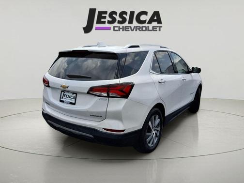 Iridescent Pearl Tricoat 2023 Chevrolet Equinox Premier w/1LZ
