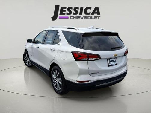Iridescent Pearl Tricoat 2023 Chevrolet Equinox Premier w/1LZ