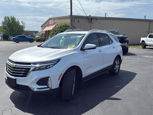 Iridescent Pearl Tricoat 2023 Chevrolet Equinox Premier w/1LZ
