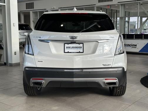 Crystal White Tricoat 2023 Cadillac XT5 Premium Luxury