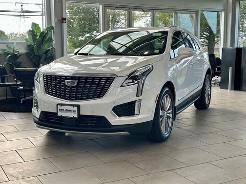 Crystal White Tricoat 2023 Cadillac XT5 Premium Luxury