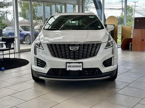 Crystal White Tricoat 2023 Cadillac XT5 Premium Luxury