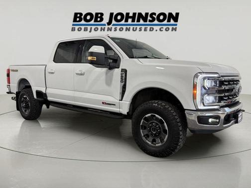 Oxford White 2023 Ford F-250 Lariat