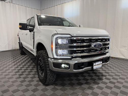 Oxford White 2023 Ford F-250 Lariat