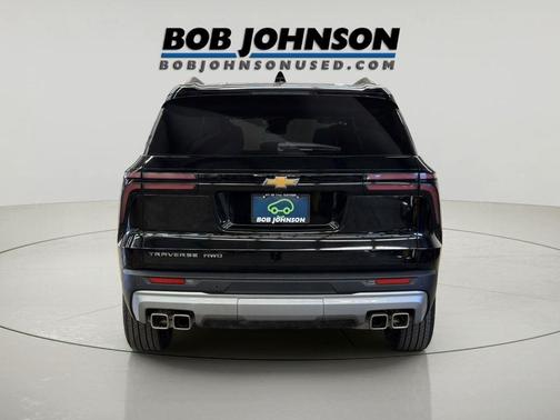 Mosaic Black Metallic 2025 Chevrolet Traverse LT