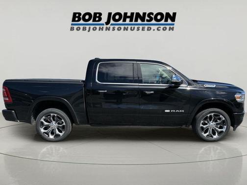 Diamond Black Crystal Pearlcoat 2021 RAM 1500 Longhorn