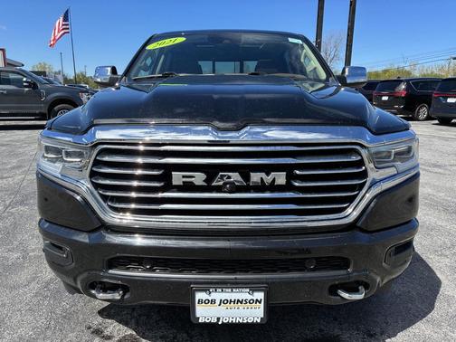 Diamond Black Crystal Pearlcoat 2021 RAM 1500 Longhorn