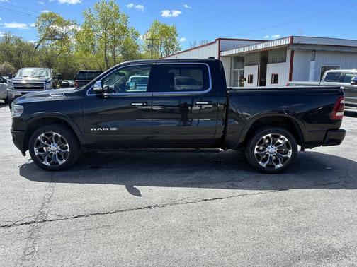 Diamond Black Crystal Pearlcoat 2021 RAM 1500 Longhorn