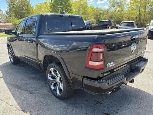 Diamond Black Crystal Pearlcoat 2021 RAM 1500 Longhorn