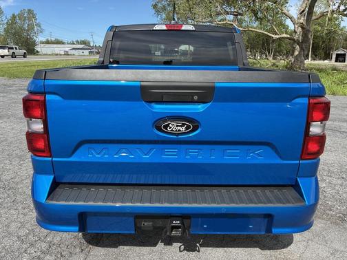 Velocity Blue 2025 Ford Maverick Lobo Standard