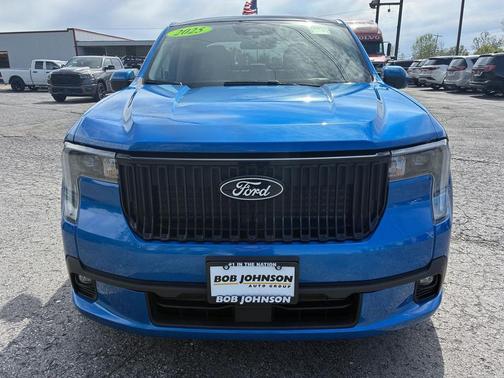 Velocity Blue 2025 Ford Maverick Lobo Standard