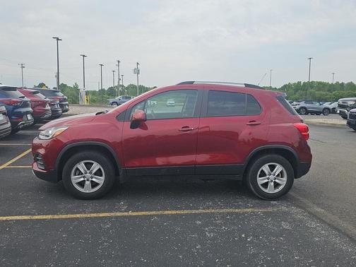 Crimson Metallic 2022 Chevrolet Trax LT
