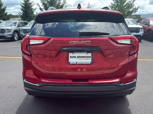 Cayenne Red Tintcoat 2022 GMC Terrain SLE