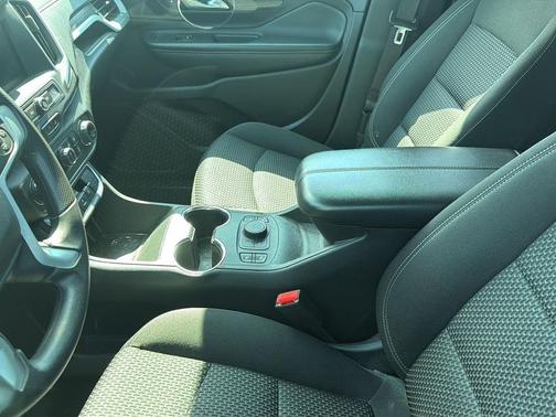 Cayenne Red Tintcoat 2022 GMC Terrain SLE