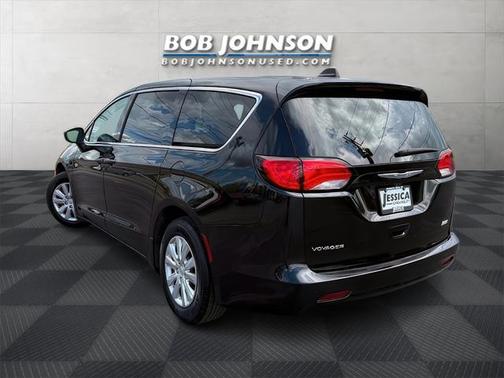 2020 Chrysler Voyager L