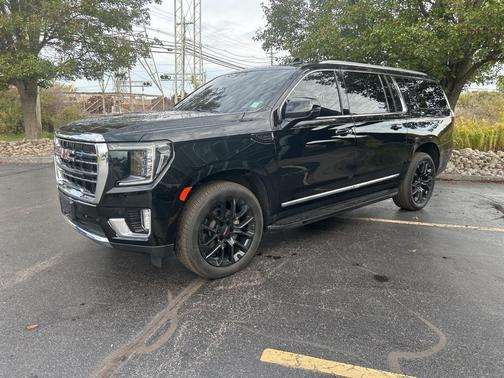 2023 GMC Yukon XL SLT