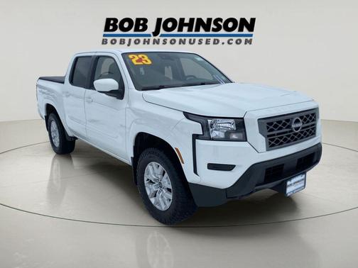 Glacier White 2023 Nissan Frontier SV