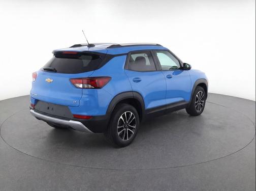 Fountain Blue 2024 Chevrolet Trailblazer LT