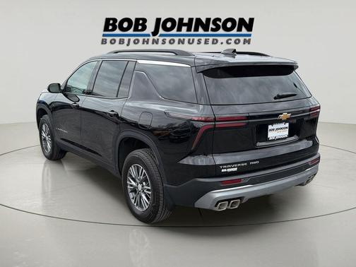 Mosaic Black Metallic 2026 Chevrolet Traverse LT